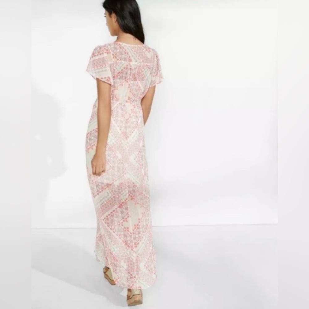Express | Tapestry Print Short Sleeve Maxi Sheer Overlay Mini Dress - Picture 2 of 10